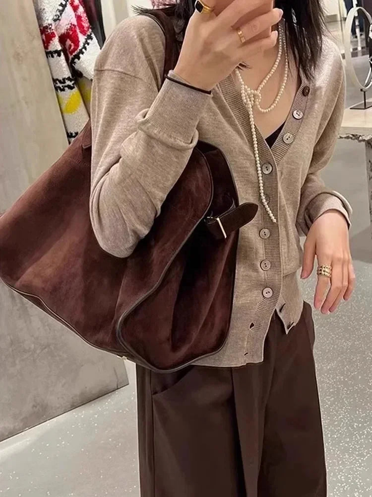Ladies Large Capacity Commuter Tote Bag Trendy Design Vintage Handbag Fashionable Shoulder Bag for Women Practical Accessory