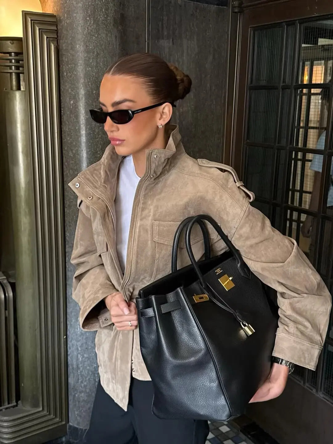Winter Khaki Suede Leather Women's Jacket Fashion Stand Collar Zippers Pockets Women Coat 2025 Autumn New Female Vintage Outwear