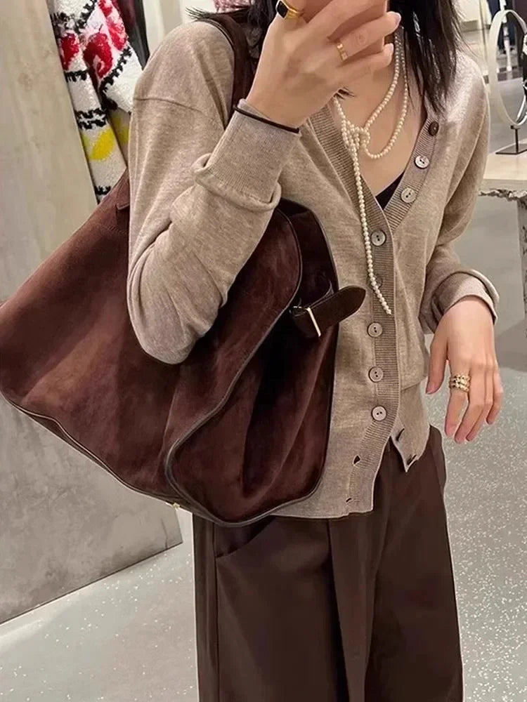 Ladies Large Capacity Commuter Tote Bag Trendy Design Vintage Handbag Fashionable Shoulder Bag for Women Practical Accessory